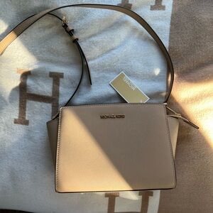 Michael by Michael Kors Selma messenger bag camel leather NWT